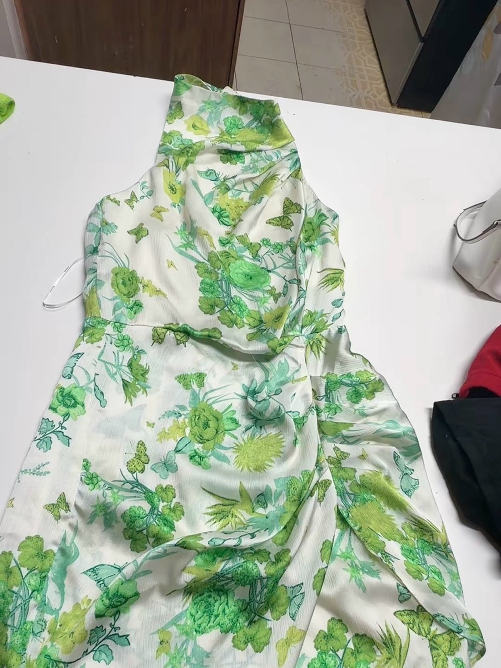 Elliatt One-Shoulder Floral Midi Dress in White and Green